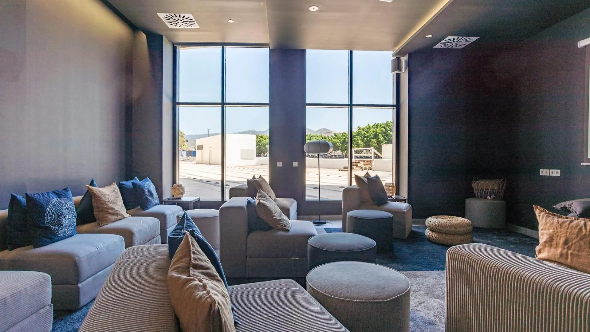 Skyline III Pool & Coworking By Ele Apartments Malaga
