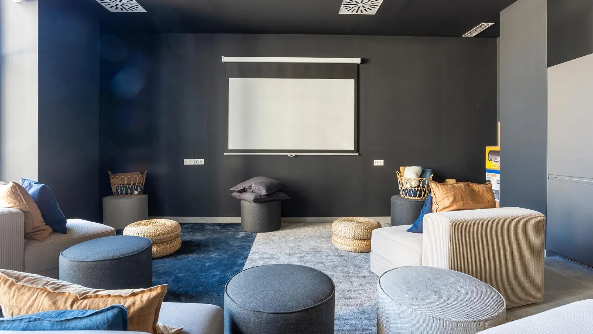Skyline III Pool & Coworking By Ele Apartments Malaga